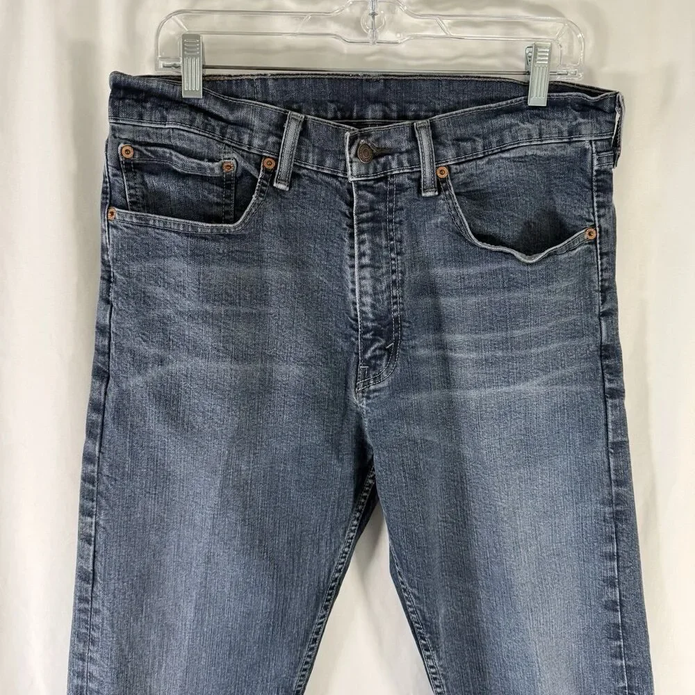 Levi's 505 Jeans Men's 34x32 Medium Wash Denim Straight Leg Flat Front Pockets